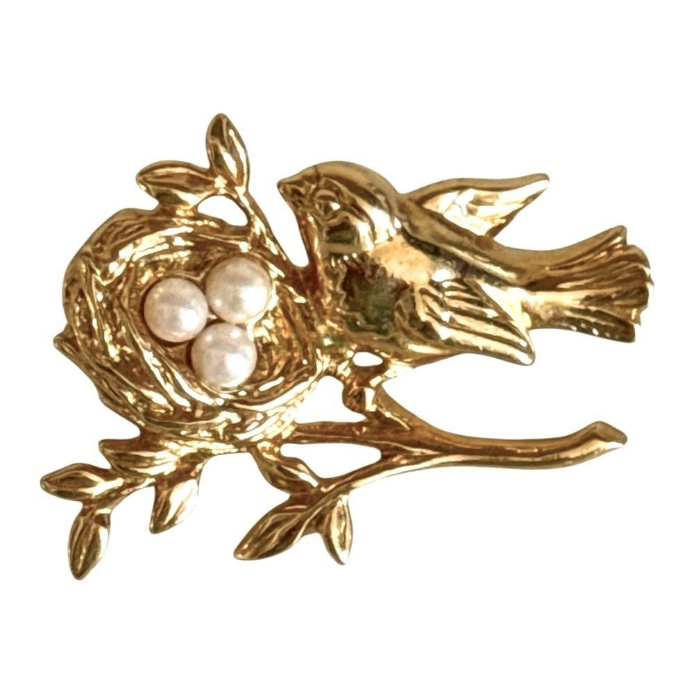 Vintage Gold Tone Bird Pin With Faux Pearl Eggs